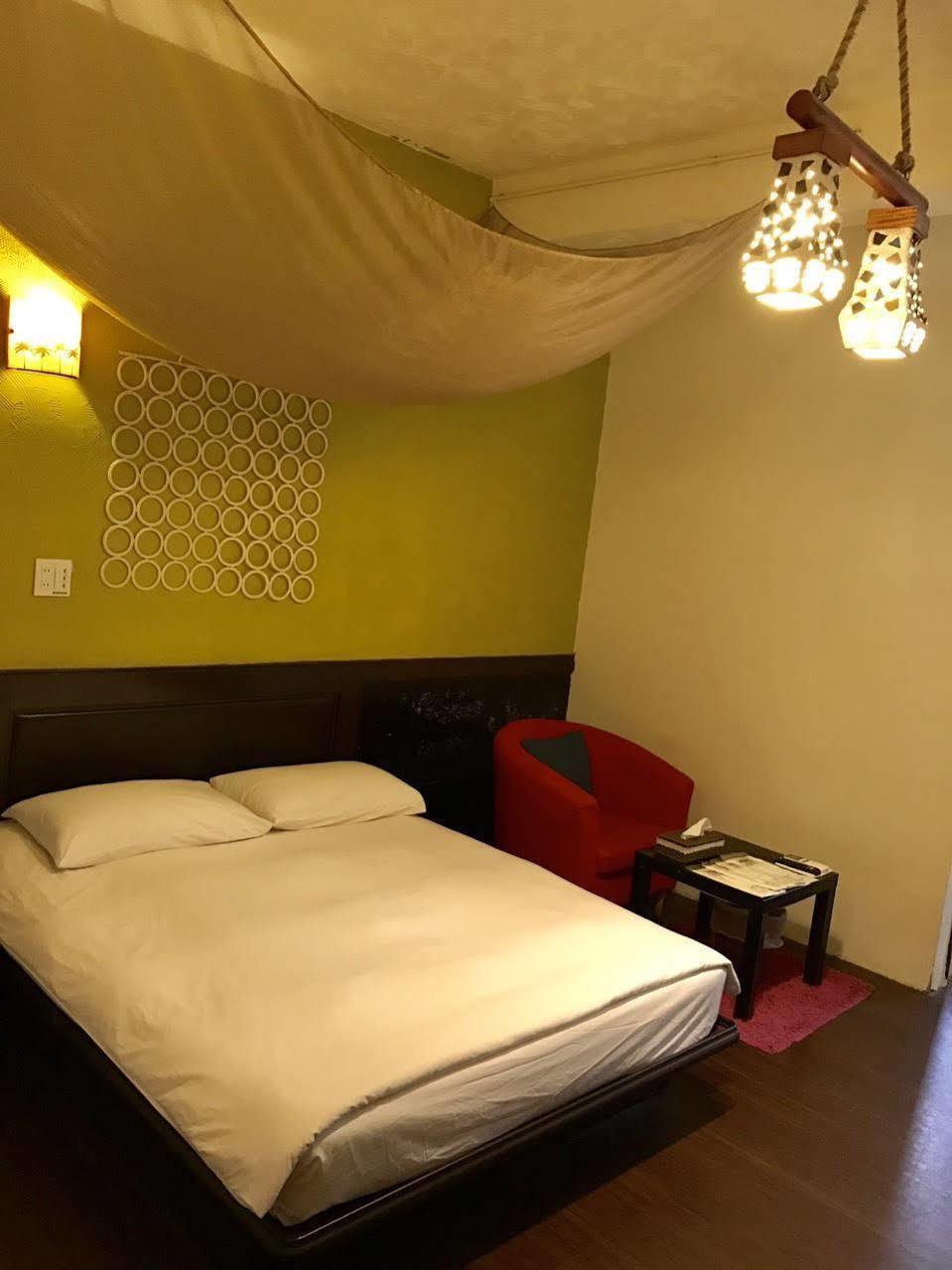 Love Hostel Тайнань Экстерьер фото