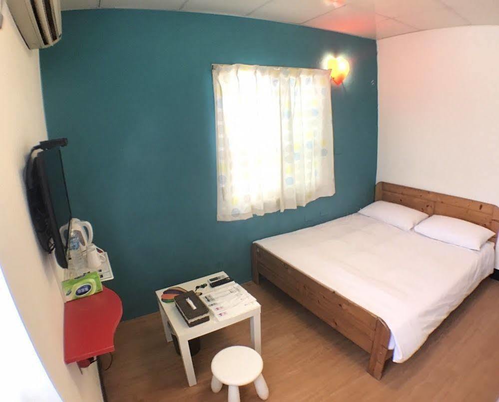 Love Hostel Тайнань Экстерьер фото