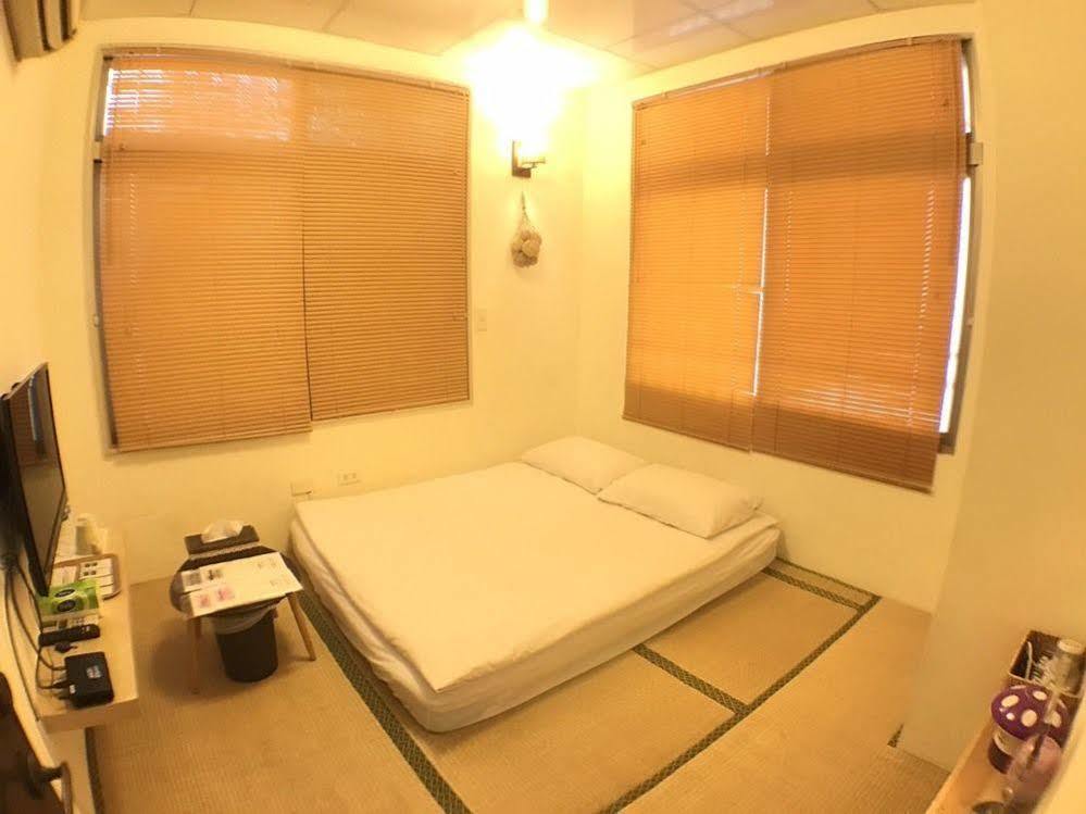 Love Hostel Тайнань Экстерьер фото